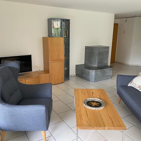 Ferienwohnung Fuer 5 Personen In Cumpadials, Inmitten Der Surselva 苏姆维特格 外观 照片