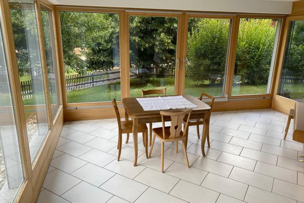 Ferienwohnung Fuer 5 Personen In Cumpadials, Inmitten Der Surselva 苏姆维特格 外观 照片