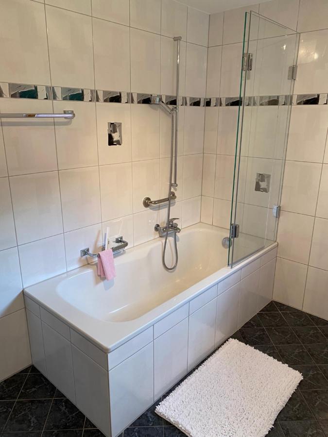 Ferienwohnung Fuer 5 Personen In Cumpadials, Inmitten Der Surselva 苏姆维特格 外观 照片