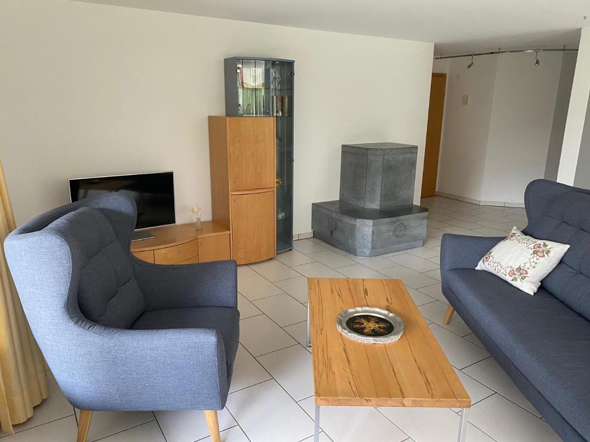 Ferienwohnung Fuer 5 Personen In Cumpadials, Inmitten Der Surselva 苏姆维特格 外观 照片